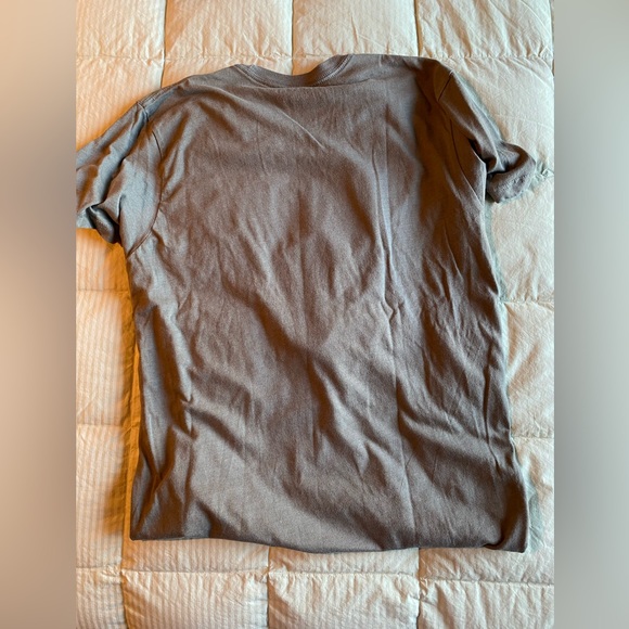 Brand new graphic tee - Picture 3 of 3